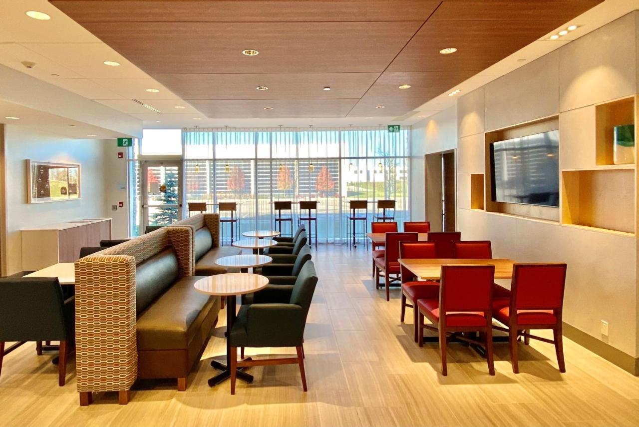 Holiday Inn Express & Suites - Aurora By Ihg Ngoại thất bức ảnh