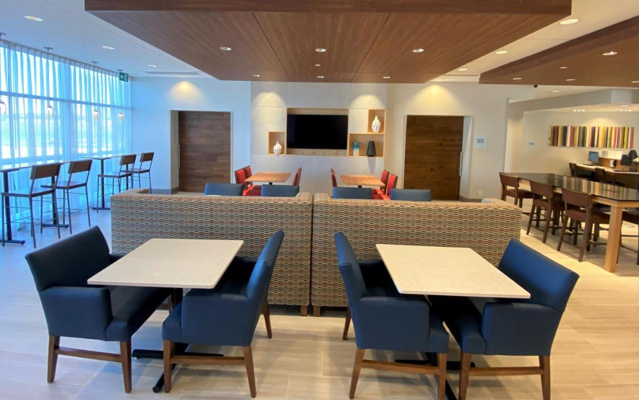 Holiday Inn Express & Suites - Aurora By Ihg Ngoại thất bức ảnh
