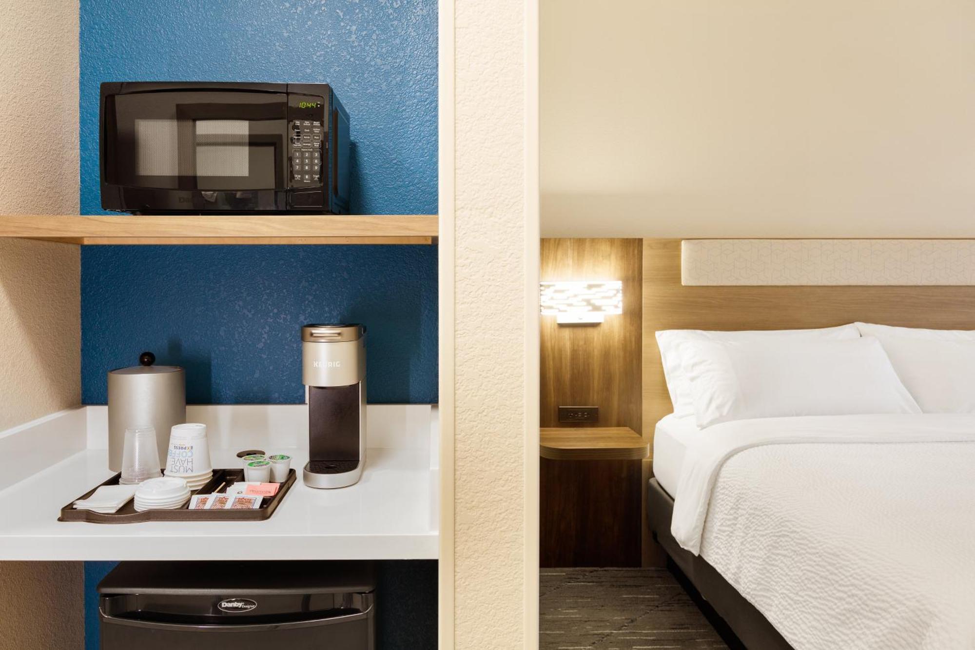 Holiday Inn Express & Suites - Aurora By Ihg Ngoại thất bức ảnh