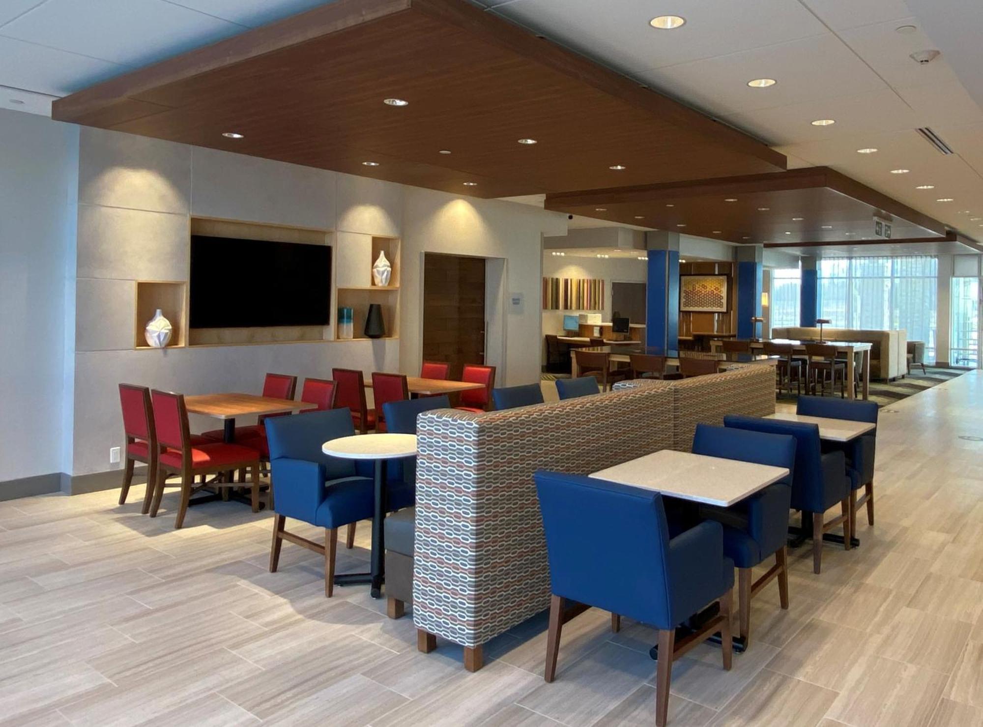 Holiday Inn Express & Suites - Aurora By Ihg Ngoại thất bức ảnh