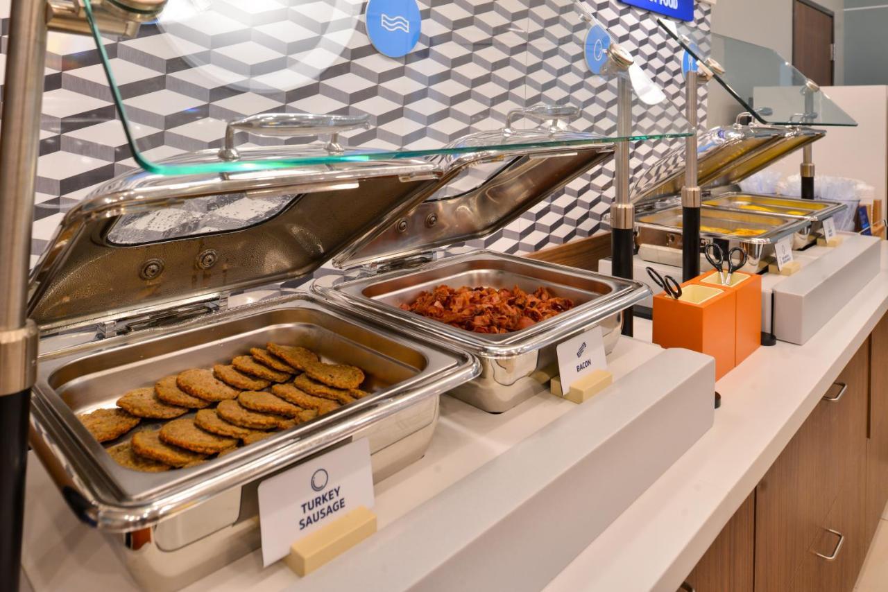 Holiday Inn Express & Suites - Aurora By Ihg Ngoại thất bức ảnh